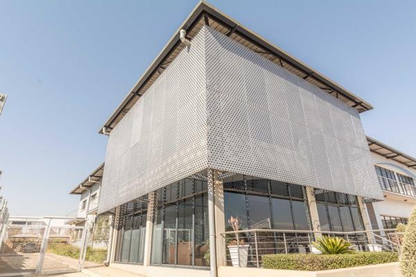 A-Grade Commercial/ Industrial Property for Sale in Lanseria Corporate Estate: 

This ...