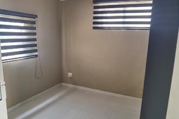 This is a luxury 2 bedroom and 1 bathroom cottage in Glenanda, Johannesburg South.

This ...