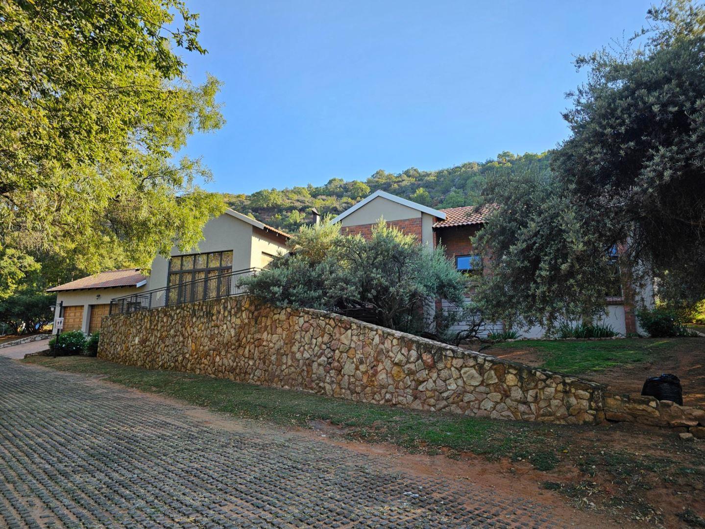 4 Bedroom House for sale in Heidelberg Kloof Estate - P24-114397851