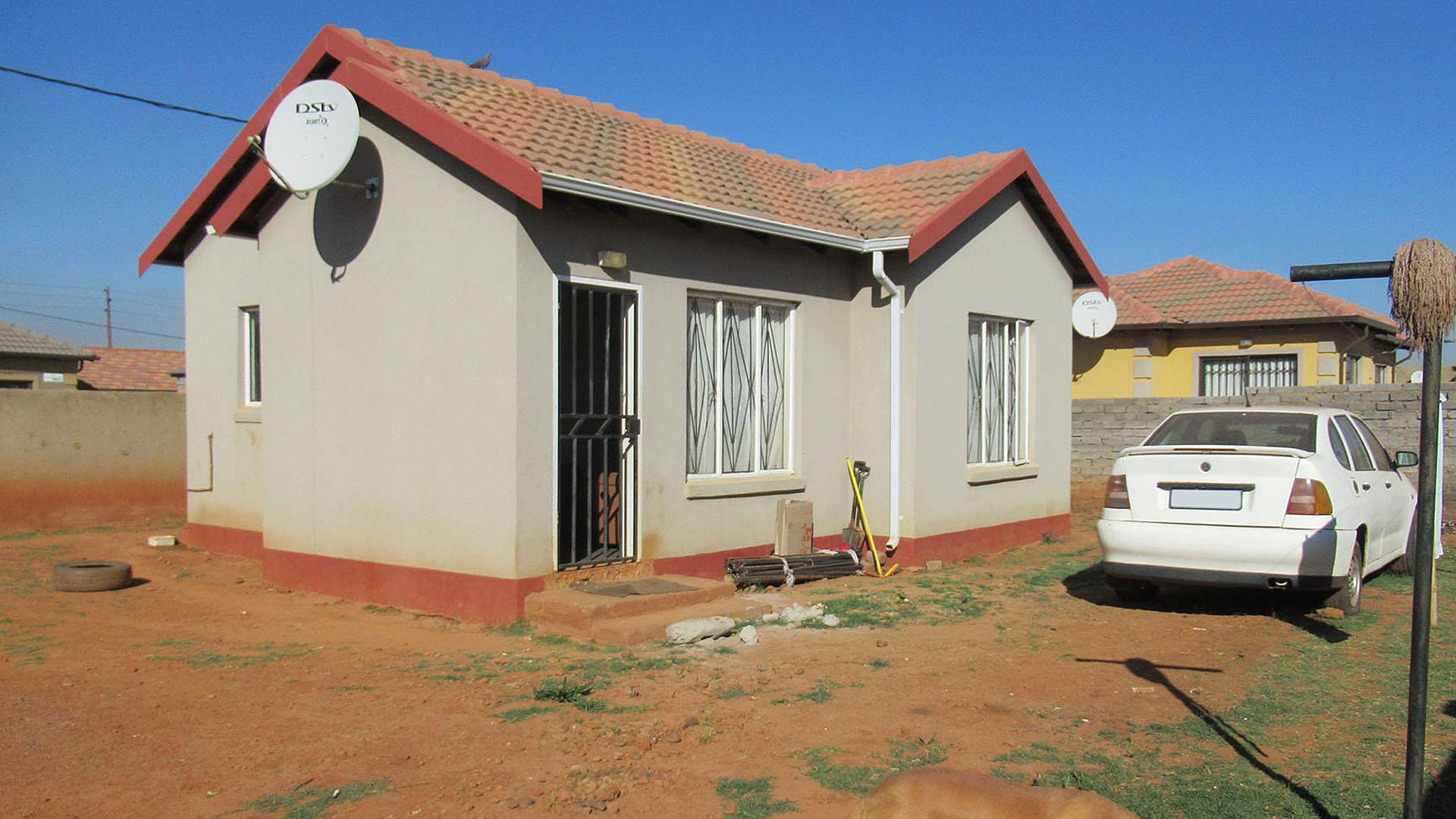 2 Bedroom House for sale in Evaton West P24114398656