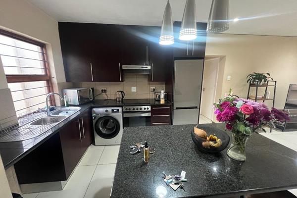 This unit offers 3 bedrooms, 2 bathrooms, open plan living areas.  Balcony with built in braai.   Carport.  Pool in complex.  River ...