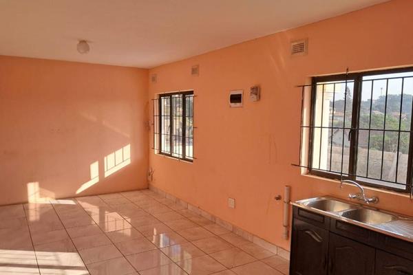 This 3 Bedroom house is situated in a quite suburb, which has an easy exit in and out of the area. The house is low maintenance with ...