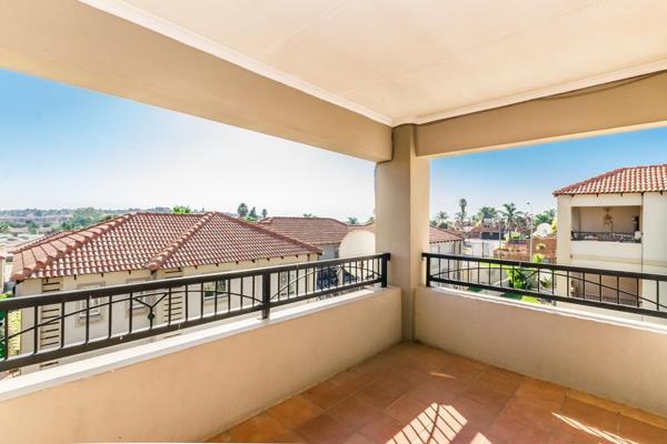 This modern upstairs apartment is open plan and flows seamlessly to a well-sized balcony merging indoor and outdoor living. 
The ...