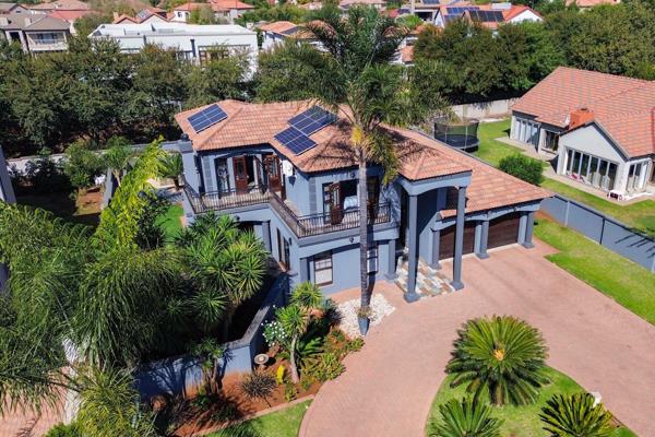 Equisite entertainers dream home for sale in stone ridge country estate, centurion

5kva solar invertor, 8 x solar panels, 5.12kwh ...