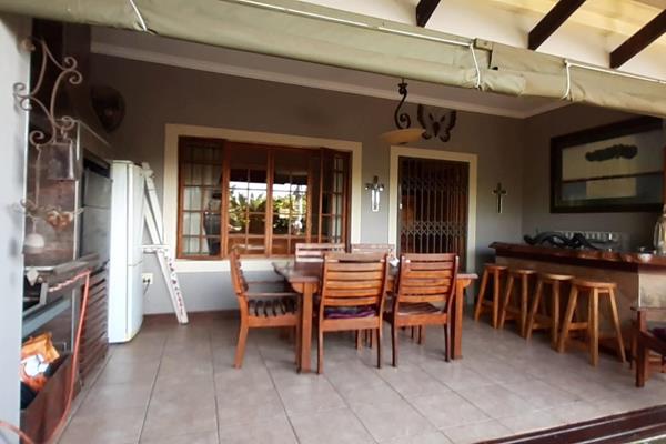 This deluxe property is situated in Tzangeni complex in a quiet cul -de- sac
The lovely stoep cum braai area leads to an inviting open ...