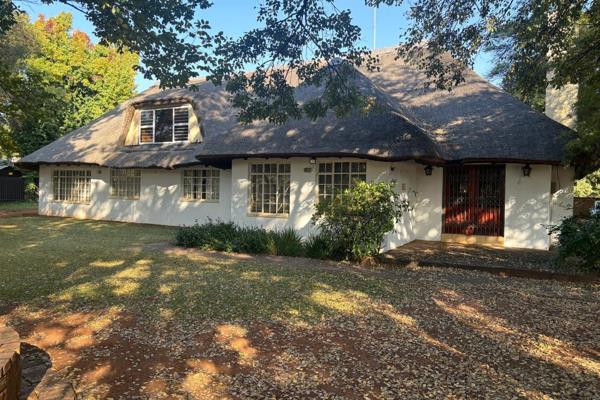 4 Bedroom double storage Thatch roof house.

When you enter the property through the front or back door you will find an open lounge ...