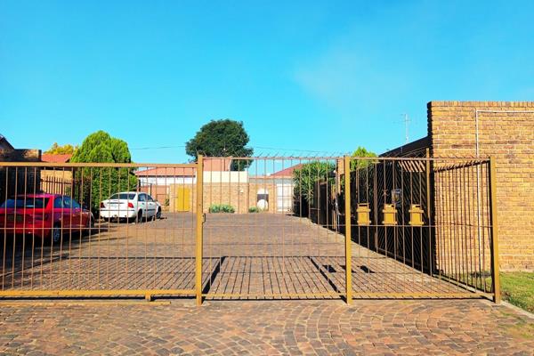 Discover comfortable, modern living in this charming 2-bedroom townhouse in Randfontein ...
