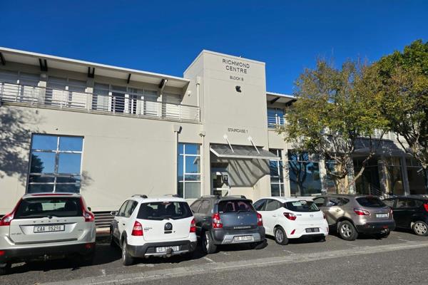 A spacious first floor office measuring 253.7sqm available to let within Richmond ...