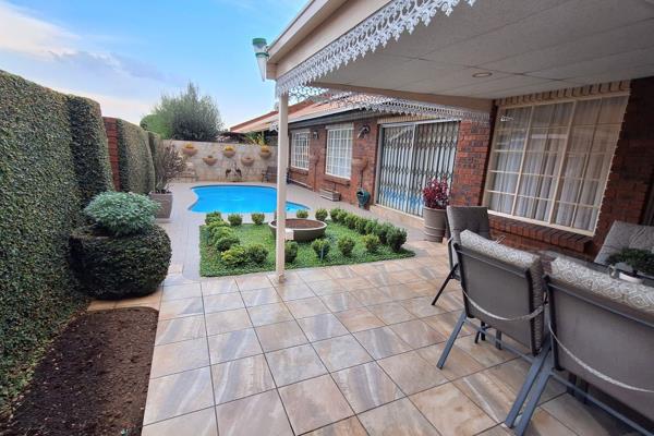 Welcome to your dream home! Nestled in the heart of SE3 Vanderbijlpark, this stunning townhouse offers the perfect blend of comfort ...