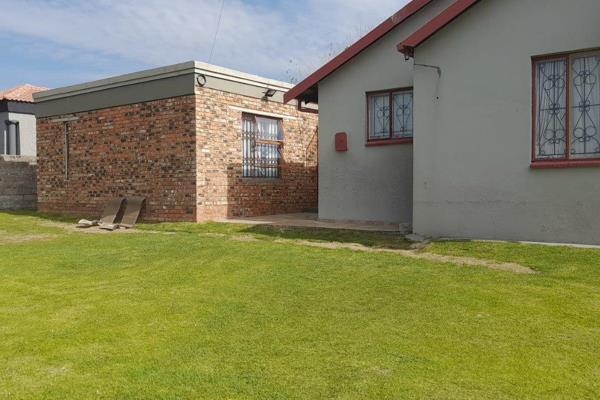 House with Cottage in Norkem Park, Kempton Park with main house consists of 3 bedrooms tiled, 1Bathroom with full set, including bath ...