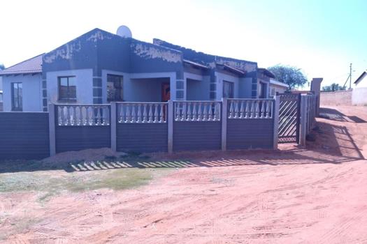 3 Bedroom House for sale in Leachville Ext 3