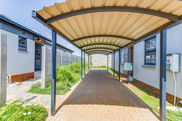 This 3-bedroom gem sits proudly in the heart of Johannesburg South, reaching out with welcoming arms to residents and investors ...