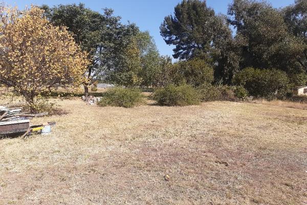 This property will be going fast at this bargain price. Build your dream home on this vacant stand! Or open your own small dream ...