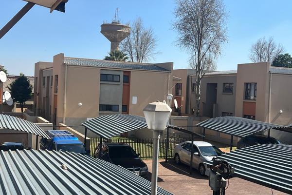 This elegant apartment is an absolute must have, situated in an unmatchable location, right opposite Pick n Pay and zoned to the highly ...