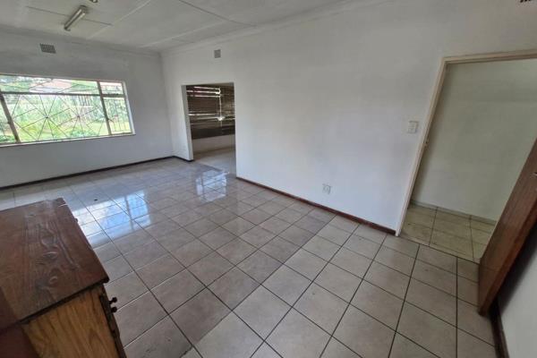 Retail space available in Klipfontein on a very busy street.

The Property is fully tiled and well rounded off.

The property consists ...