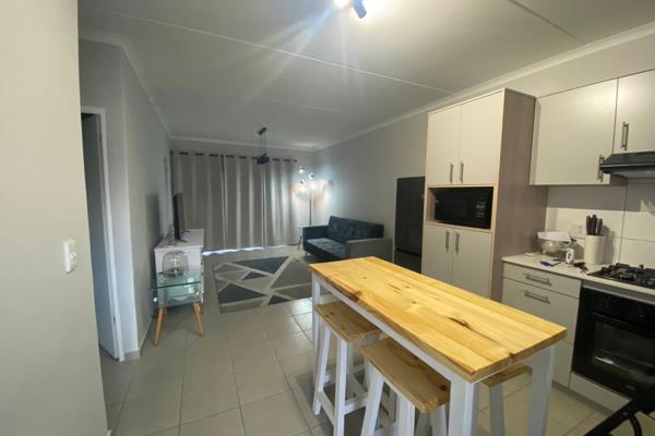 The unit has 2 spacious rooms with lots of cupboards and a full bathroom. 

Apartment ...