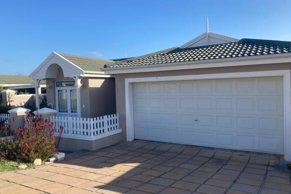 This stunning three bedroom family home is in Fernwood Estate, which offers 24 Hour security.

The home offers comfortable living. The ...