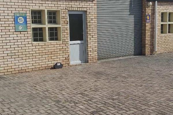 This light industrial/ storage facility measuring 149m2 is to let in a secure industrial park in Walmer.
Key Features &quot;
Secure  ...