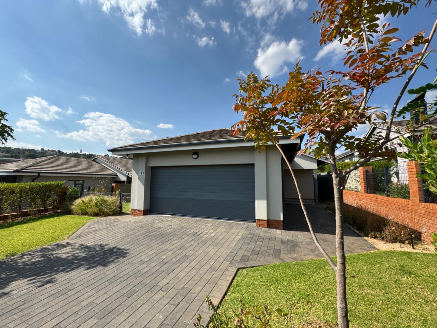 3 Bedroom Townhouse for sale in Waterkloof Ridge Waterkloof Marina