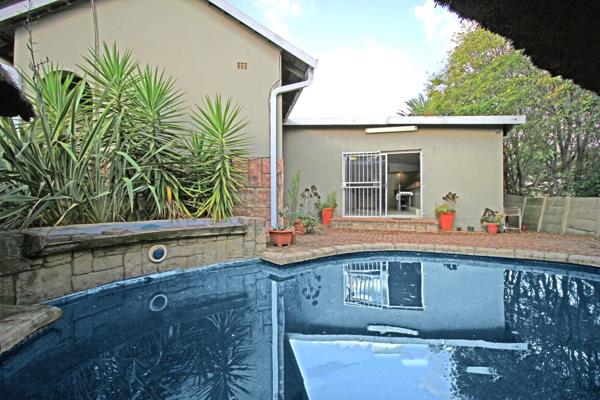 Stunning 3 Bedroom Family Home in Roodekrans – Perfect for Entertaining!

Welcome to your dream home in the heart of Roodekrans! This ...