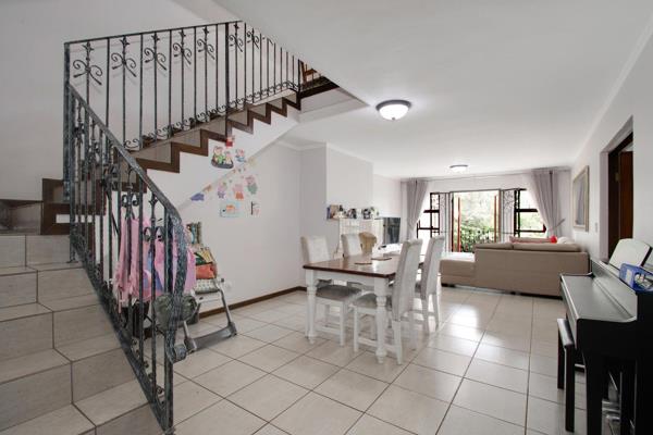 Put your stamp on this spacious 2 bedroom apartment in the sought after Borgo de Felice, Dainfern, one of the biggest in the complex. ...