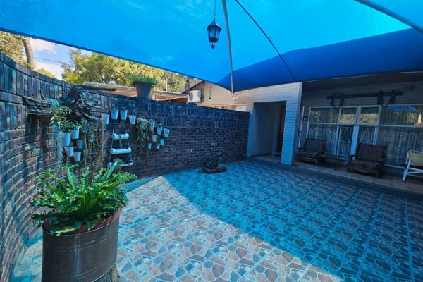 3 Bedroom house for sale in Modimolle with borehole.

This beautifull home is ideally situated near schools and town in the upper ...