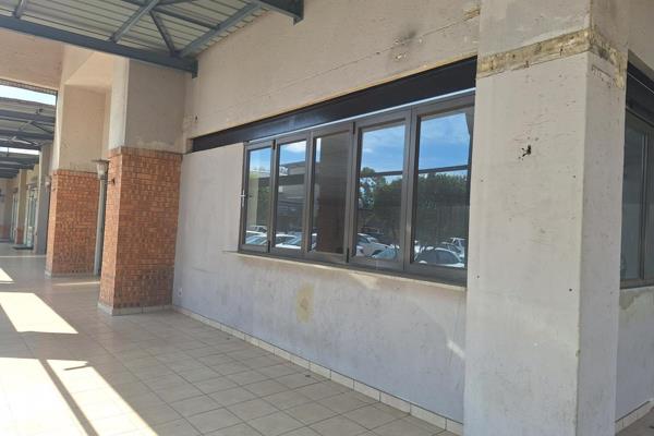 300m&#178; retail unit to let at the Mooikloof Village Shopping Centre

Mooikloof ...