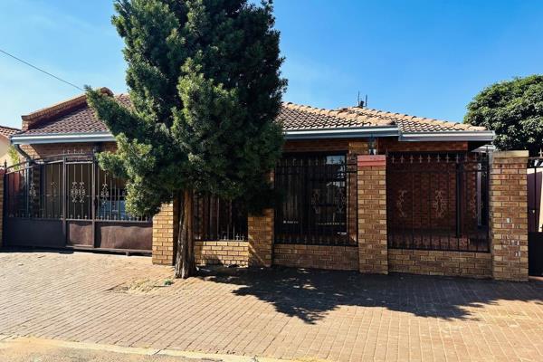 Four bedrooms house partitioned into 3 cottages, each cottage consists of 

1st cottage: mini fitted kitchen, full bathroom, bedroom ...