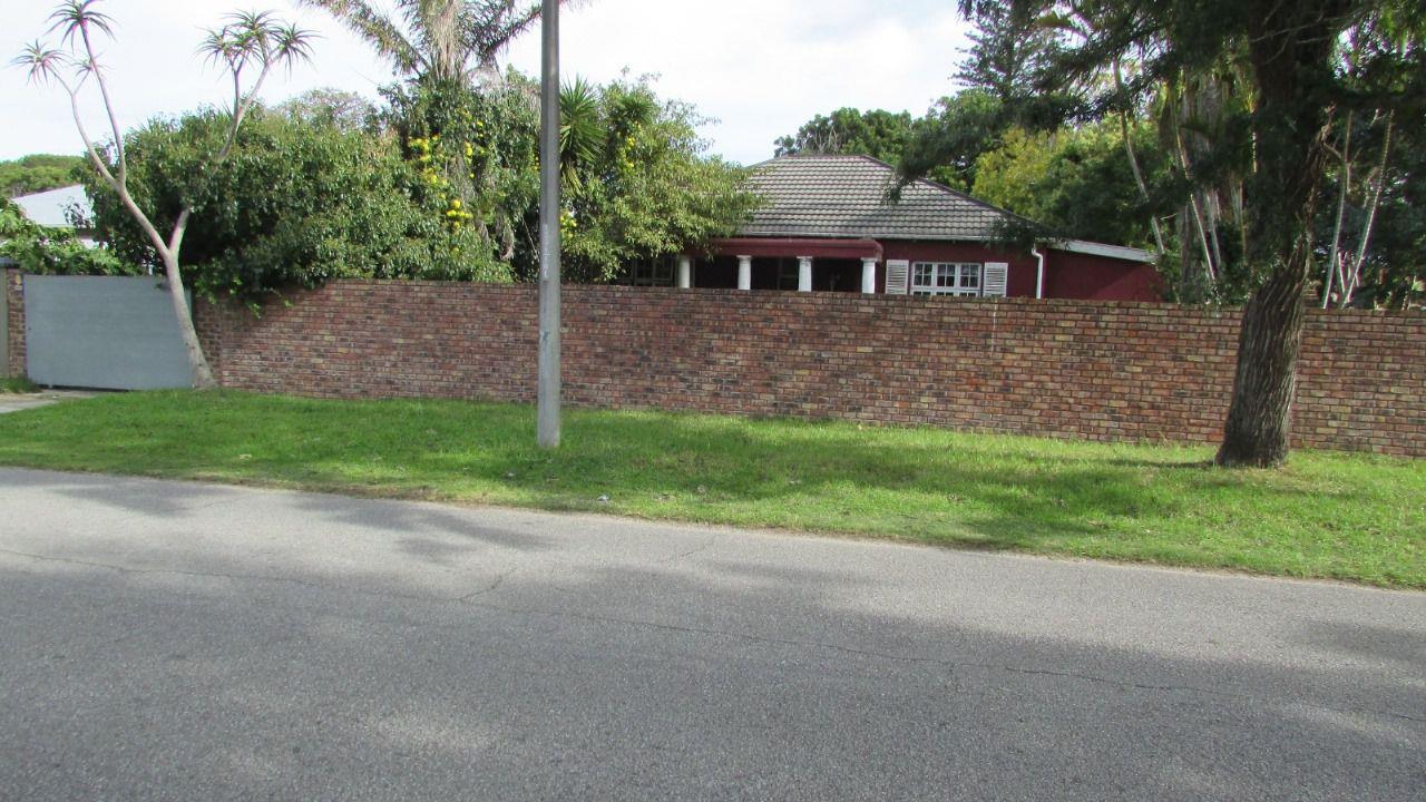 3 Bedroom House for sale in Walmer P24114419954