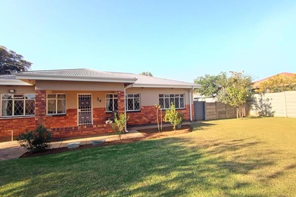 BRAND NEW ON MARKET 
This lovely 3 bedroom home is situated in  Northmead.
This home offers a large lounge, dining room. Farm style ...