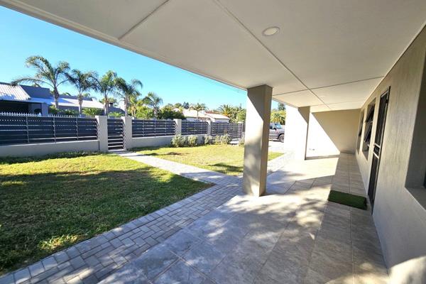 Sole mandate - only with us !!
This modern open plan home  is only 3 years old and ready for you to just move in.
This home offers 3 ...