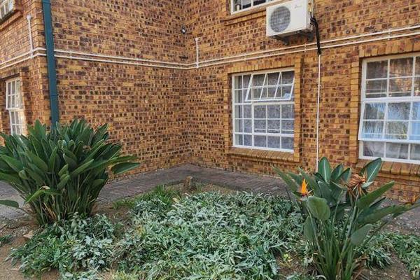 This bachelor flat is located in the peaceful and well-established neighborhood of Rietfontein, within a popular and secure complex. ...