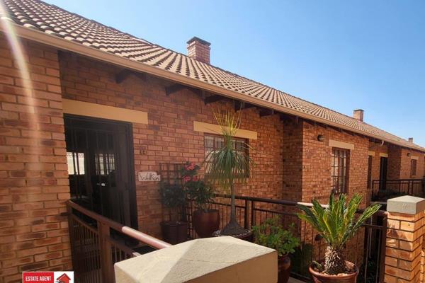 A 2 Bedroom Unit available in Equestria Retirement Village 

2: Decent sized bedrooms ...