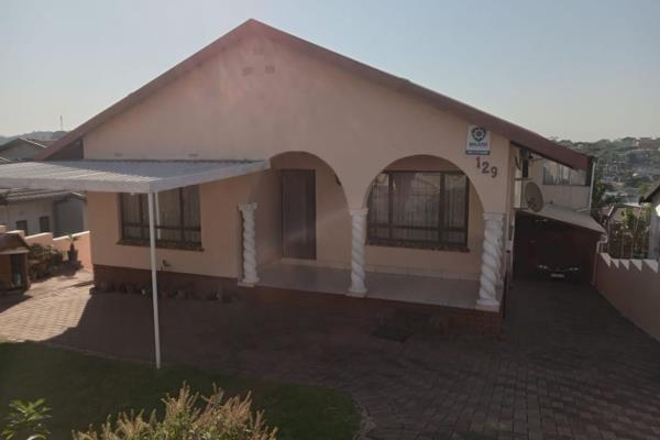 Perfect for a family or income generating. 3 Bed home, Granny flat and tidy garden with braai area - perfect for a friendly get ...