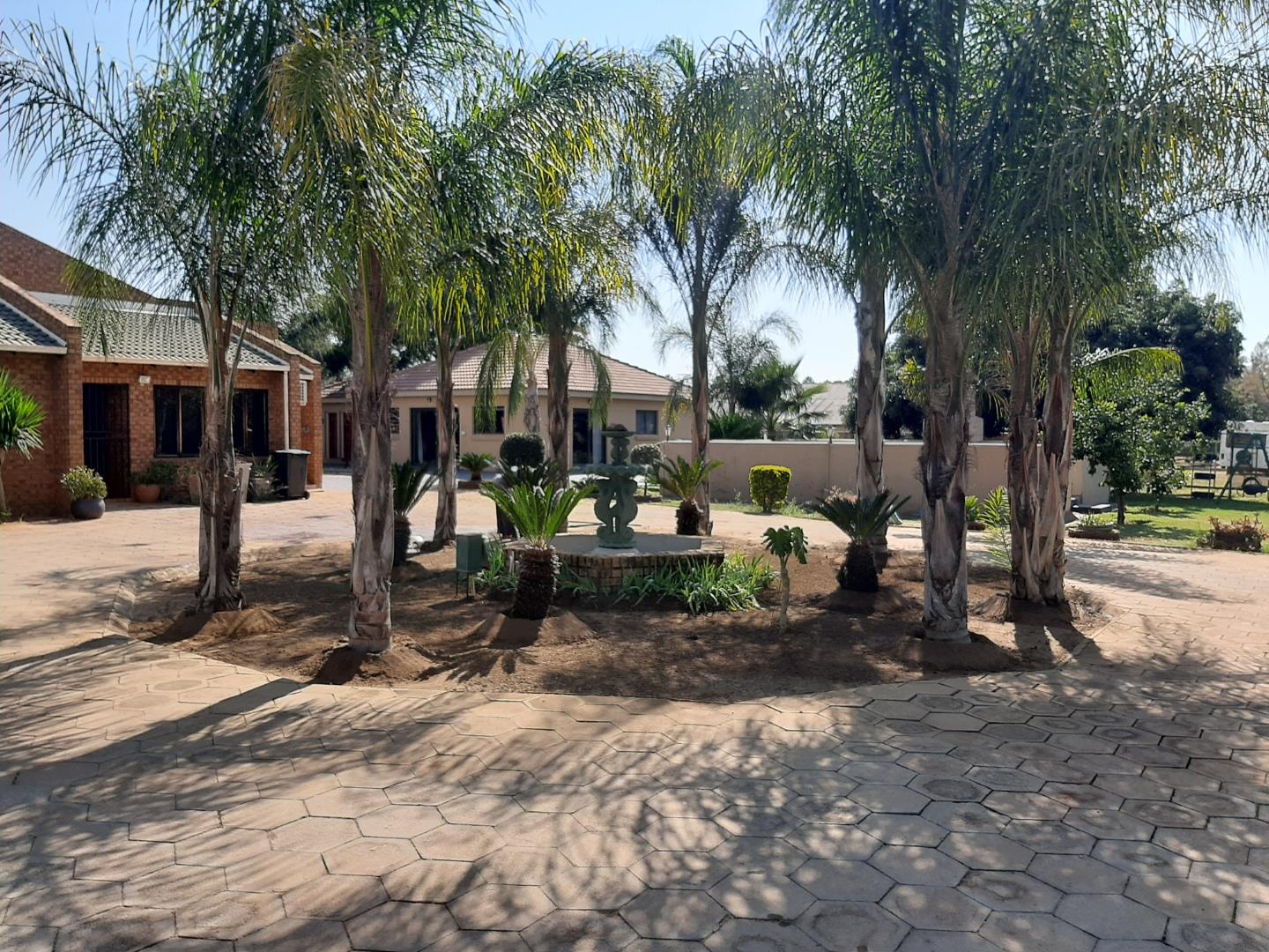 5 Bedroom House for sale in Heatherdale AH P24114427742