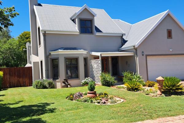 This Karoo-Style four bedroom home is located in the beautiful Riempie Village and offers everything your heart desires.  

The home is ...