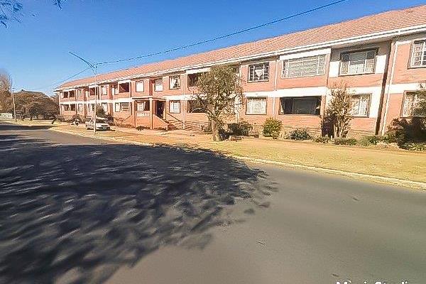 Sole and Exclusive Mandate

There are not too many apartments available today for under R400 000 in the condition this property is ...