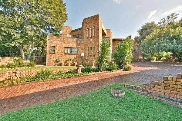 Set on a spacious landscaped 2644m2 stand lies this hidden alluring jewel.

The main house comprises 3 beds, 2 baths with luxurious ...