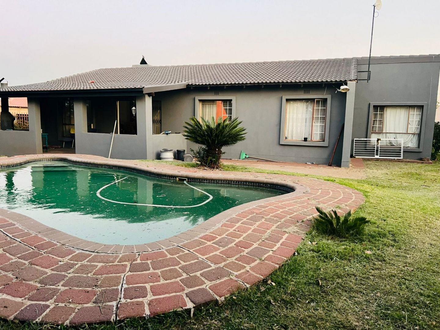 3 Bedroom House for sale in Reyno Ridge P24114430611