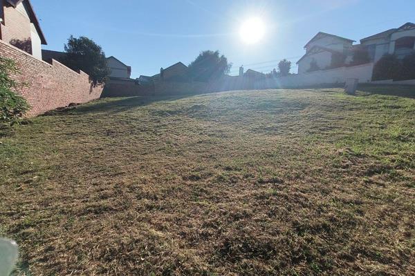 This exceptional vacant land spans approximately 886 square meters and is currently the only stand on the market in the prestigious ...