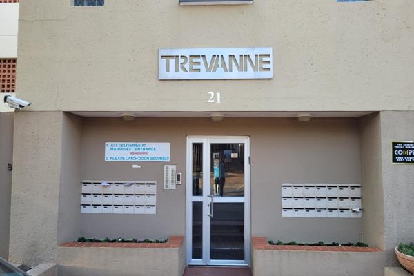 Big 3 Bedroom Apartment in Trevanne, Glenhazel with a big balcony

2 covered parking bays

1 maids room

The building has Solar.