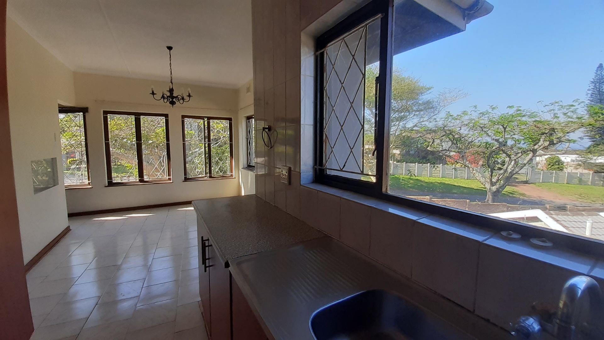 2 Bedroom House to rent in Athlone Park P24114717331