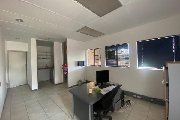 Office to let in Bustling Flora Park Shopping Centre.

Available Immediately

The office is 30.8m2, it is divided into two sections it ...