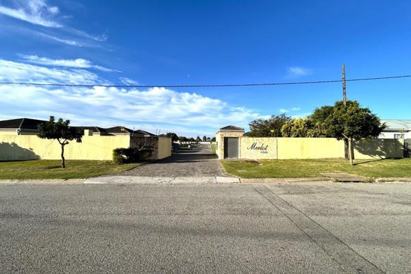 A neat &amp; well-kept townhouse with spacious grounds in Merlot Estate available ...