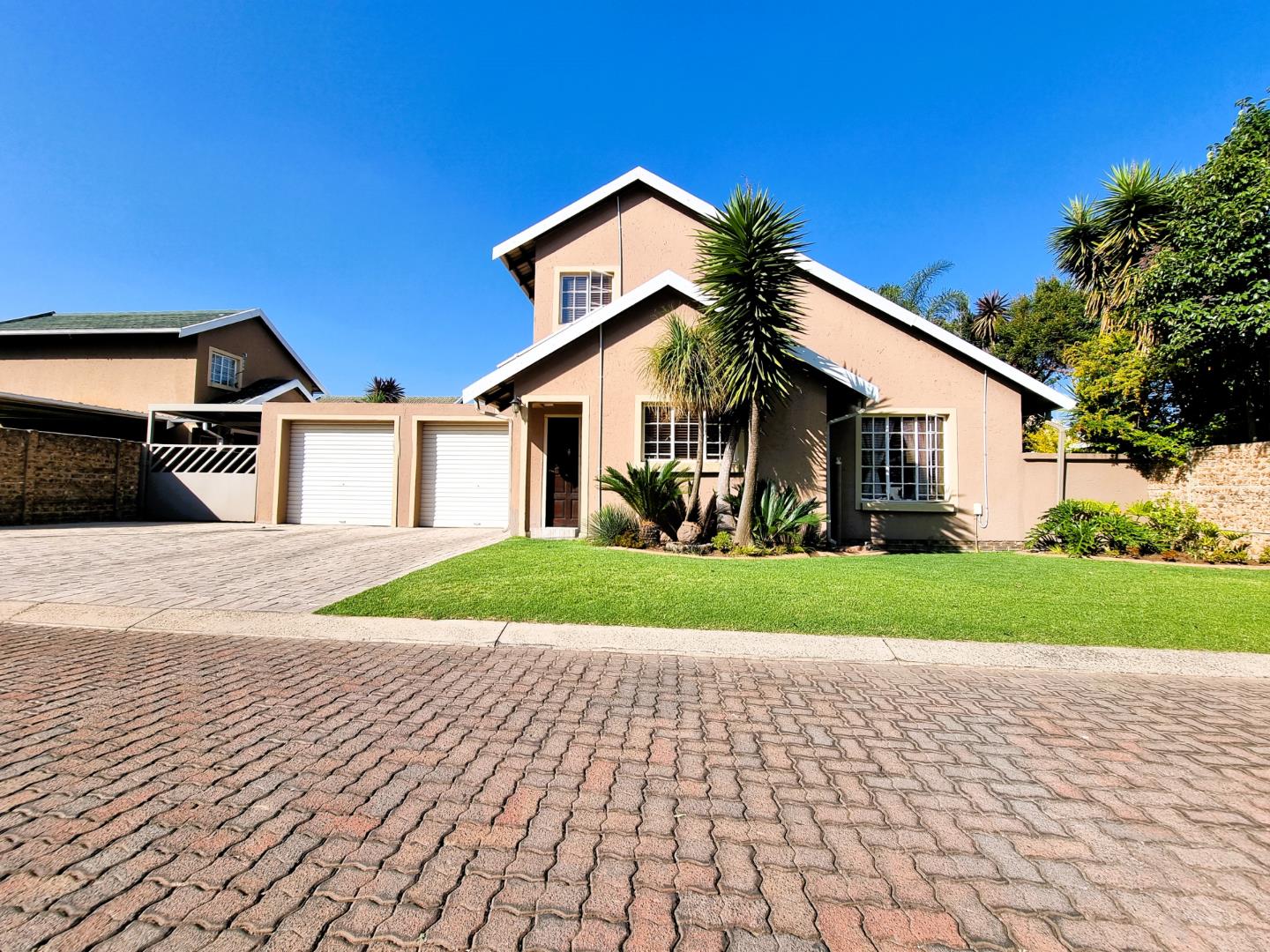 4 Bedroom House for sale in Eveleigh P24114434988