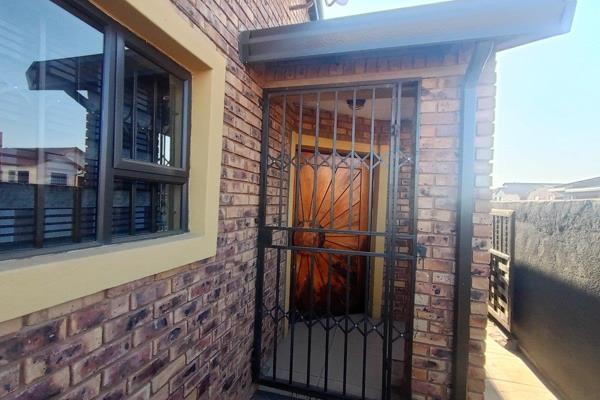 3 Beautiful  face break family home in Chief A Luthuli 

This offers 3 spacious bedrooms , full bathroom .  The dining room and ...