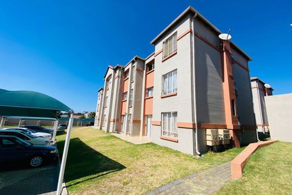 Stunning 2 Bedroom Apartment For Sale Ormonde

Beautiful 2 Bedrooms Home in a secured gated community in Ormonde View Estate.

Why ...