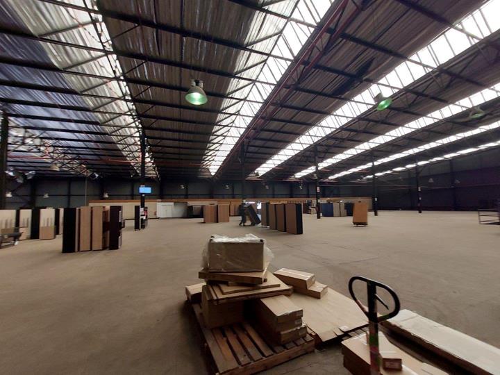 Industrial property to rent in Roodekop - P24-114906568