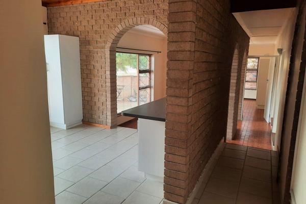 This neat and spacious garden flat in Strelitzia Park consist of 1 bedroom, lounge, kitchen and bathroom with a shower, toilet and ...