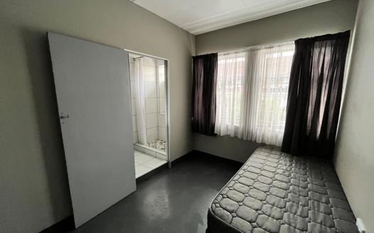 0.5 Bedroom Apartment / Flat to rent in Edenvale Central